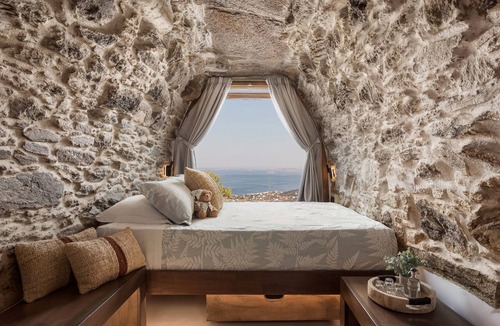 Tinos Town Hotel | Petra Suite by Vivian Horizon Tinos, Vivian Suites Tinos