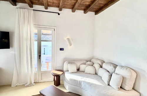 Tholaria Apartment | Petradi Studios & Villa