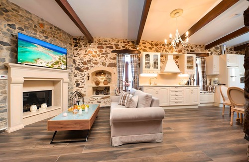 Filaki Villa | Petroktisto Luxury Villa Heated Pool & Jaccuzzi
