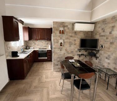 Plataria Villa | Petrolouloudo - Traditional Stone Villa