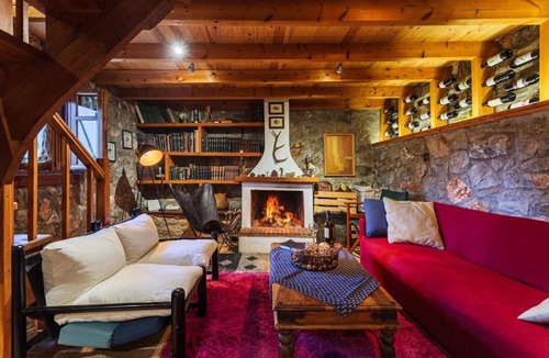 Artemisia Ski Chalet | Pine Forest Chalet 1400m, Cinema & Fireplace