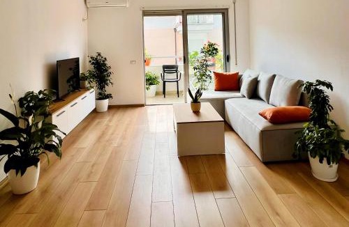 Dajt Apartment | Plant house