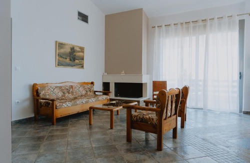 Paralia Porovitsis Apartment | Platanos View