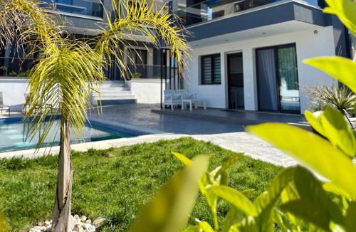 Kallithea Apartment | PLATINUM apartment with pool