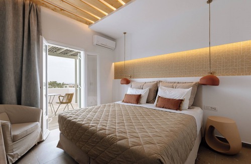 Logaras Hotel | Pnoi Hotel