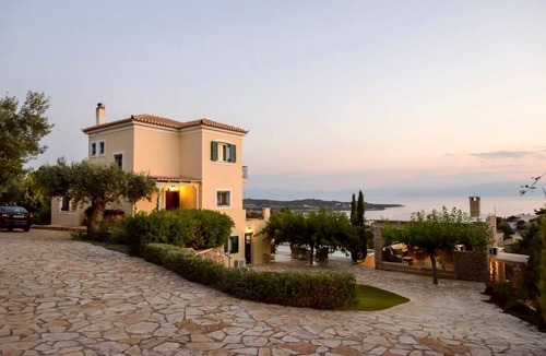 Kilada House | Porto Cheli Panoramic Seaviews, Poolside Getaway