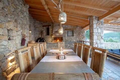 Fternon Villa | Portoporo villa Ammos with stone-built BBQ area