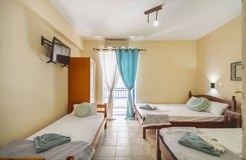 Kallithea Bed & Breakfast | Poseidon Edge No6 by RentalsPro - Kallithea