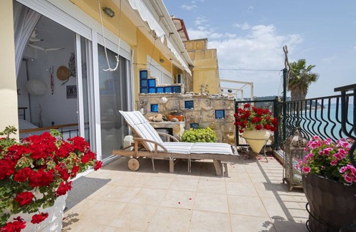 Siviri Apartment | Poseidon Seafront Apartment by RentalsPro