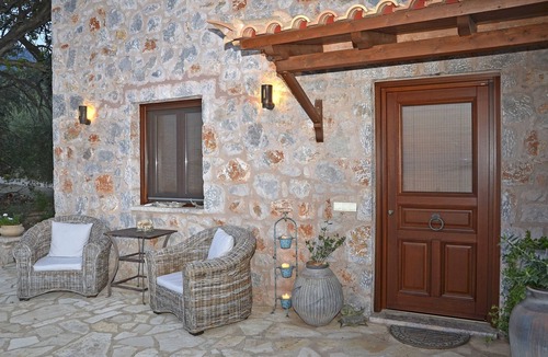 Leonidio House | Poulithra -Perfect Villa for Vacations