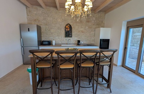 Kardamyli Cottage | Private 2-Bedroom Cottage in Kardamyli · Quiet Setting Near Beaches