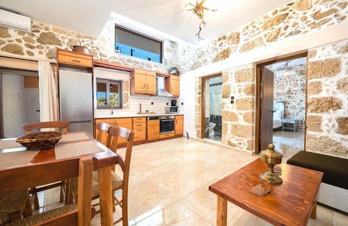 Platanos Villa | Private pool ★ 10 + sleeps ★ 5min to Falasarna Beach