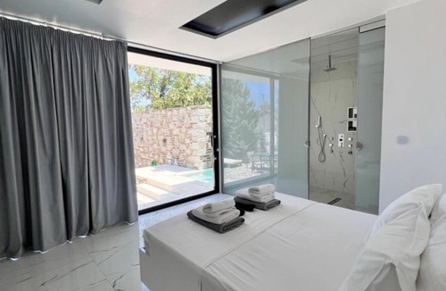 Anavyssos Villa | Private Pool House for 6 by Olivujoj