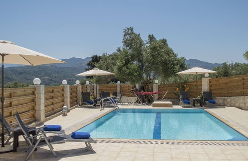 Koulkouthiana Villa | Private pool ★ Stone villa ★ BBQ ★ 3 bedrooms ★ Quiet and Nature