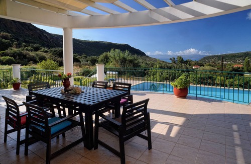 Kateleios Villa | Private Villa, 3 bedrooms/2 bathrooms in Katelios. Pool, gardens, BBQ
