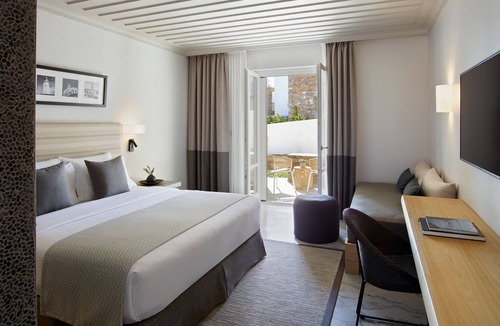 Logaras House | R 1188 Comfy Luxury Resort - Deluxe Room Garden View with Breakfast.