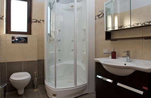Spanokhorion Villa | R 3004 Villa Emerald with Central Heating, Fireplace & Soundproof Windows.