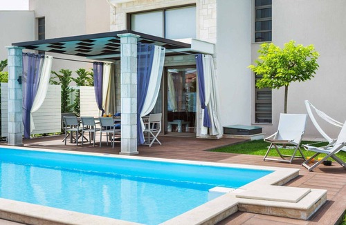 Pefkochori Villa | R 372 Premium 3 Bedroom Villa | Private Pool with Sea Views BBQ Daily Maid Service
