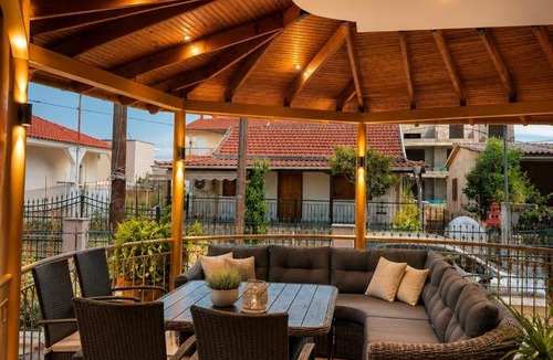 Paralia Ofryniou Apartment | Raffis villa