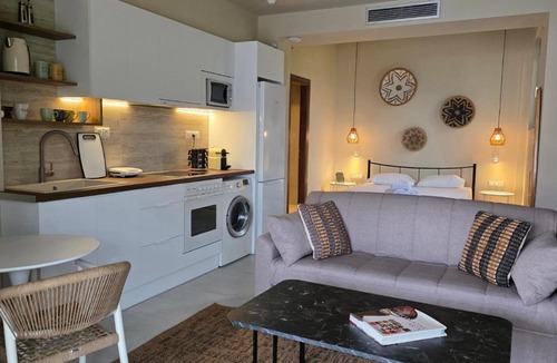 Kato Diminio Apartment | Rastoni 2 Sea View Studio with Shared Pool