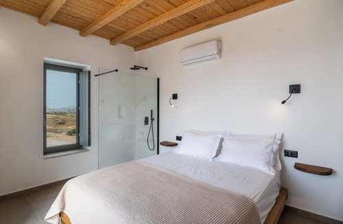 Mandrakia Resort | Rastoni Milos slow living home ,cosy two storey stone house sea view