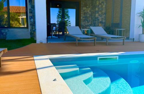 Kato Diminio Apartment | Rastoni Sea View Suite with shared pool
