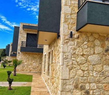 Nea Propontida Apartment | RCR The Stones