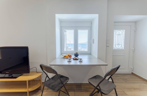 Sipiada Apartment | Relax by the Sea in Our Cozy Kymi Home