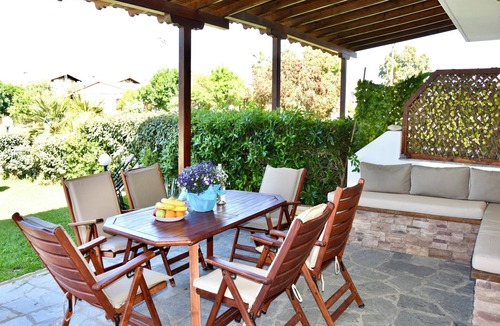 Kassandra Villa | Relaxed family villa with garden, just steps from the beach in Fourka