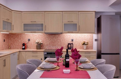 Violi Charaki House | Relaxing Holiday House 3BDR, 2BTHR /5 minutes from Rethymno old townn