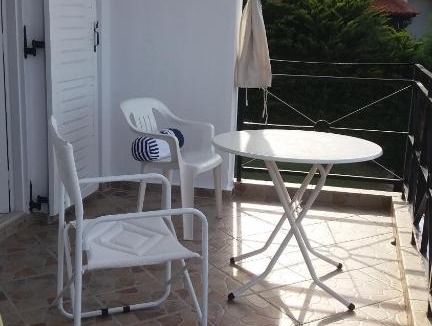 Mola Kalyva Apartment | romantic house close to the sea