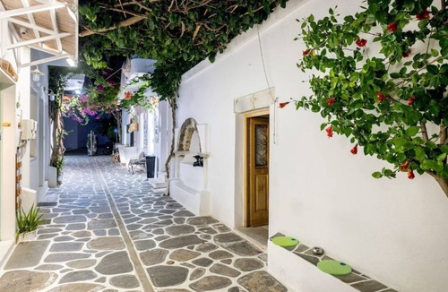 Parikia House | Room 3 @ Pelican Paros in the Old Town!