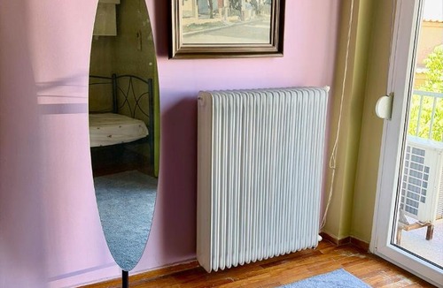 Thessaloniki Bed & Breakfast | Room , in a big apartment with a huge terrace Male Only