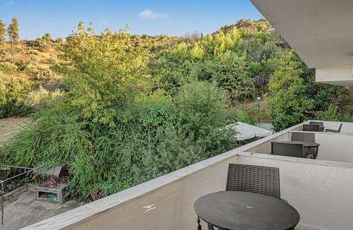 Psaropouli Apartment | Room 'Orama 14' with Shared Terrace, Wi-Fi and Air Conditioning
