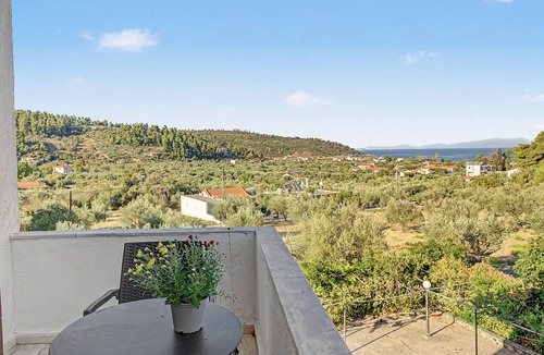Chalkidiki Region Apartment | Room 'Orama 18' with Sea View, Wi-Fi and Air Conditioning