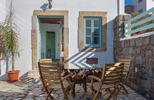 Skala Apartment | Room 'Triple Pool View No 1' with Shared Pool, Wi-Fi and Air Conditioning