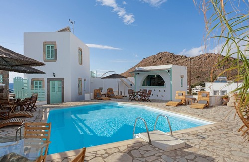 Skala Apartment | Room 'Triple Pool View No 1' with Shared Pool, Wi-Fi and Air Conditioning