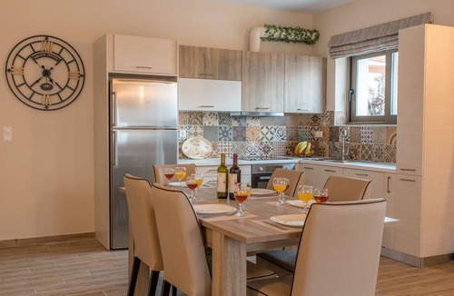 Pikris Villa | Rose OFFLINE