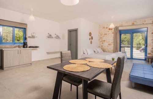 Skinaria Condo | Royal Majestic Residences with Pool & Sea View