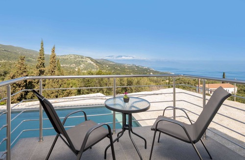 Skinaria Condo | Royal Majestic Residences with Pool & Sea View
