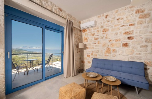 Skinaria Condo | Royal Majestic Residences with Pool & Sea View
