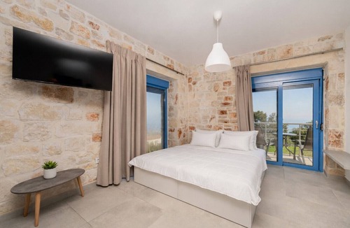 Skinaria Apartment | Royal Majestic Residences with Pool & Sea View
