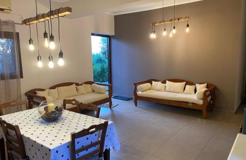 Agrilos House | Rustic- Chic Villa in a Private Olive Grove - Filiatra