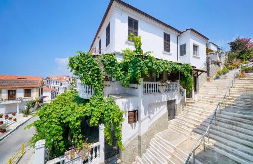 Limenaria Apartment | Rustic Villa 2 Min walk to the beach heart of Limenaria