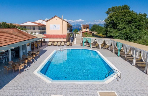 Kavos Apartment | Saint Peter Bay - Standard Room Apartment with Shared Pool, Terrace & Wi-Fi