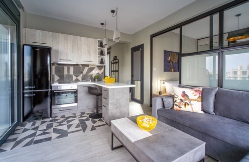 Volos City Centre Apartment | Salina Premium Residences Apartment - Glamorous, Modern and Convenient