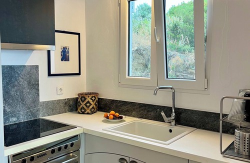 Agii Apostoli House | Salt & Sun Terrace | Seafront Living