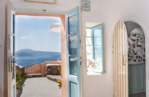 Oia Villa | SantoriniParadise: PARADISE cave house, indoor winery & outdoor hot tub, Caldera