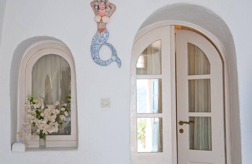 Oia Villa | SantoriniParadise: PARADISE cave house, indoor winery & outdoor hot tub, Caldera