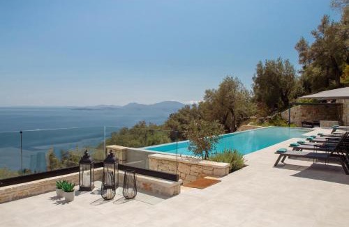 Nisaki Villa | Saphira Villa by WhiteDream Villas